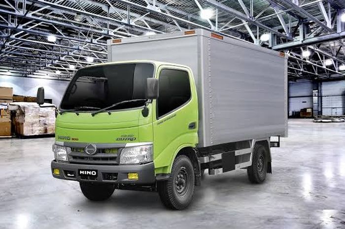 Ilustrasi truk Hino Dutro model cargo