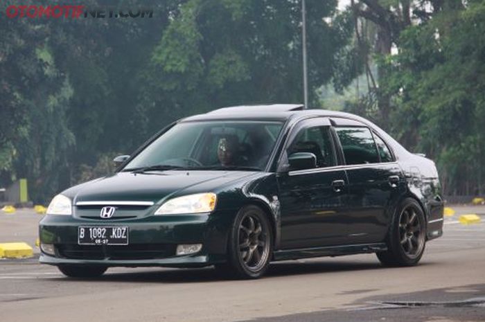 Modifikasi Honda Civic VTI ES5 2004