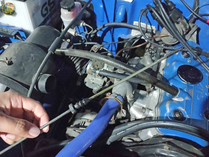 Volume oli pada mesin Suzuki Jimny bekas incaran jangan sampai berada didekat batas terendah.