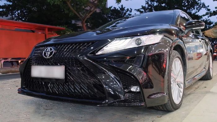 Toyota Camry mengadopsi spindle gril ala Lexus