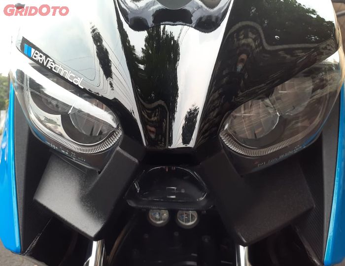 Headlamp Yamaha XMAX custom leveling 