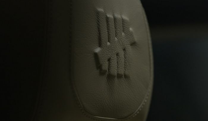 Modifikasi Land Rover Defender 110 P400 SE mendapatkan jok khusus 