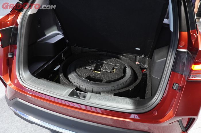 Ban serep di bagasi mobil jangan dicuekin, tetap rawat dengan cara ini.