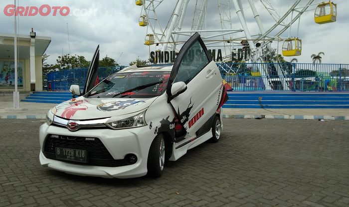 Modifikasi Daihatsu Xenia pakai pintu gunting milik Bayu