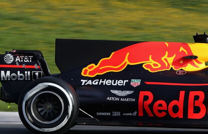 Sirip hiu mobil balap F1 tim Red Bull Racing