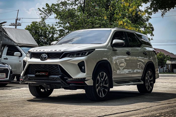 Modifikasi Toyota Fortuner Legender hasil garapan Amotriz, Thailand