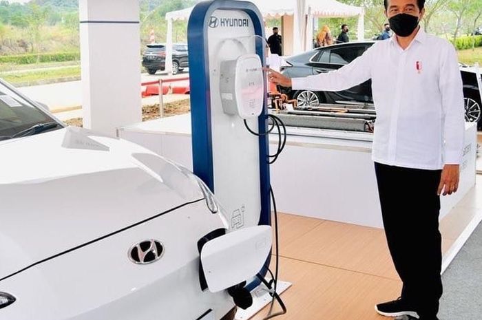 Presiden Jokowi resmikan pembangunan pabrik sel baterai kendaraan listrik Hyundai Motor Group dan LG Energy Solution Ltd 