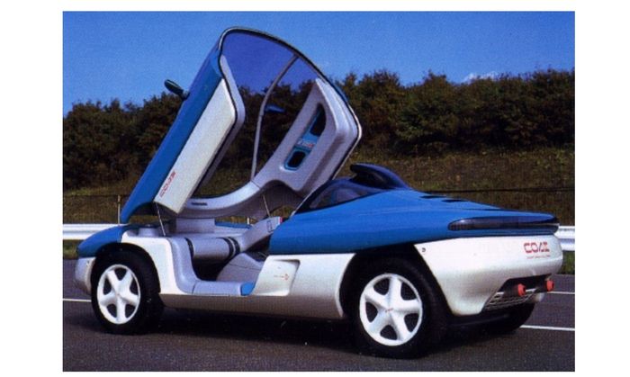 Pintunya didesain terbuka ke atas