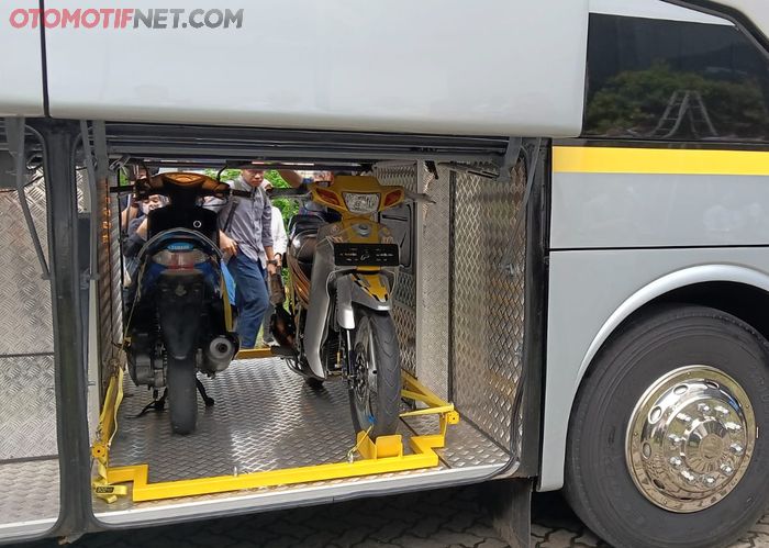 Kompartemen bagasi muat sepeda motor di bus AKAP Cititrans