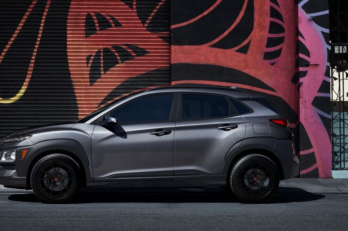 Hyundai Kona Night Edition pakai pelek 18 dari Rays