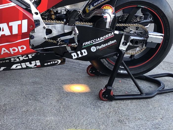 Sinar laser motor Ducati pada tes MotoGP di Valencia