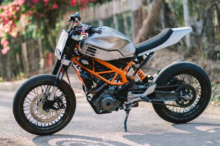 KTM Duke 390 custom tracker-supermoto besutan builder dari Chiang Mai