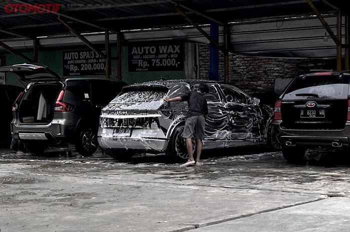 Pross cuci mobil listrik Hyundai IONIQ 5