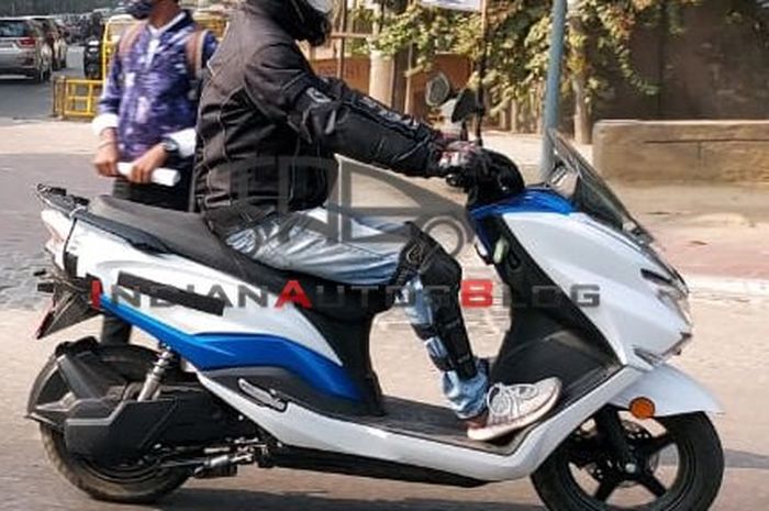 Suzuki Burgman Street sedang dites di jalanan India 