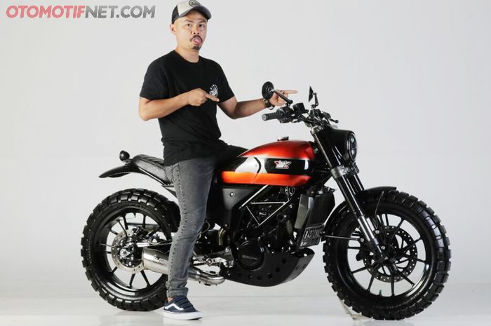 KTM Duke 200 Scrambler Wendy Cagur