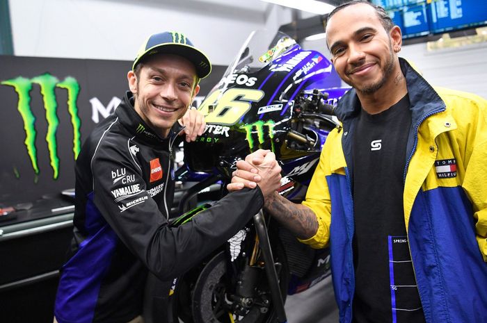 Valentino Rossi dan Lewis Hamilton di MotoGP Qatar 2019
