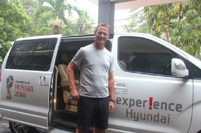 Kunjungan Teddy Sheringham ke Indonesia