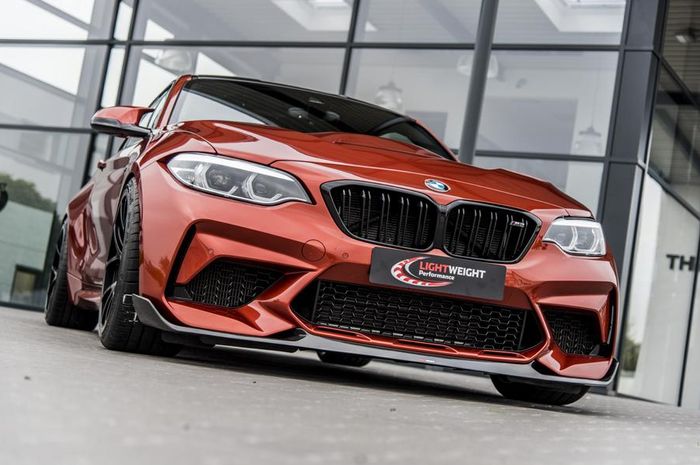 Modifikasi BMW M2 hasil Lightweight Performance 