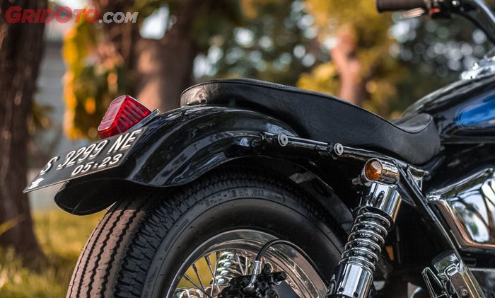 Bagian mid frame ke sub frame dirombak untuk mengejar konsep street bobber.