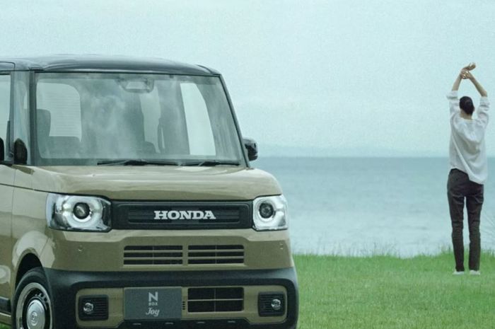 mobil baru Honda N-Box Joy cocok buat camping keluarga, segini konsumsi bensinnya