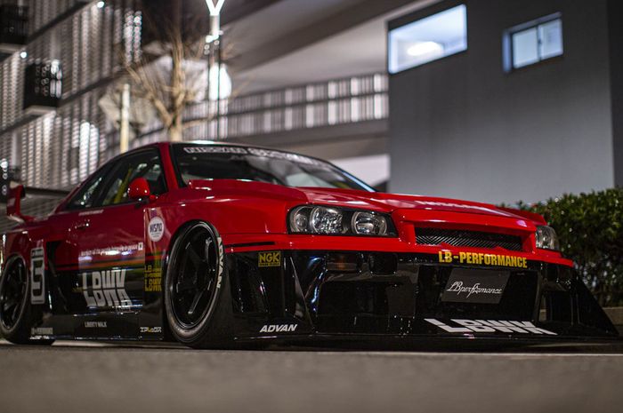 Nissan GT R R34 Tampil Sangar Pakai Wide Body Kit Kreasi 