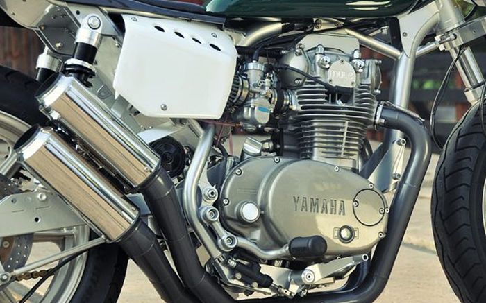 Siapa yang bisa menolak gagahnya tampilan mesin Yamaha XS650?