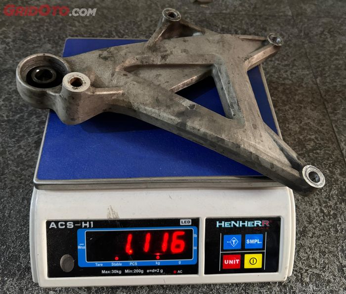 Berat swing arm Honda Vario 125 standar