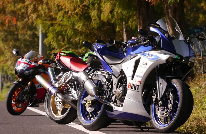 R25 mirip superbike berkat fairing EIGHT