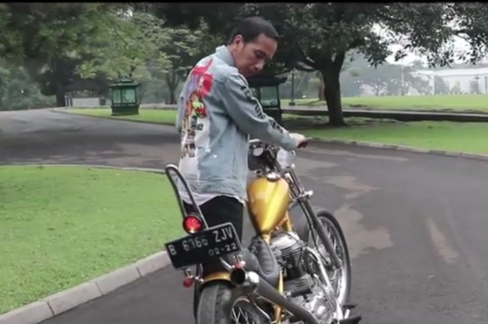 Presiden Joko Widodo bersiap bawa motor Chopperland jalan-jalan jauh