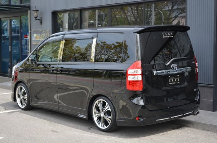 Tampilan belakang Toyota Nav1 garapan bengkel Jepang, M'z Speed