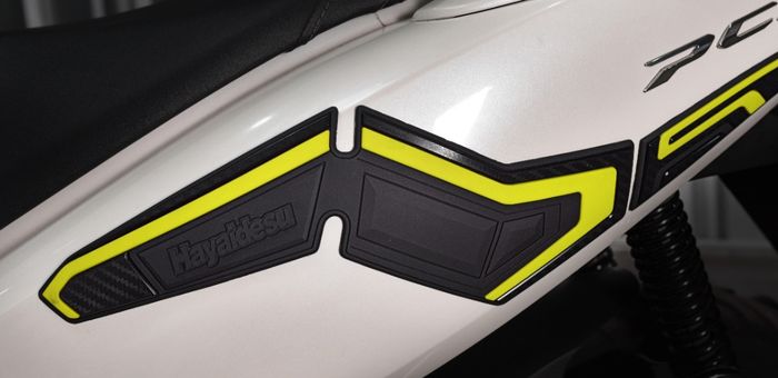 Body protector di bodi samping Honda PCX 150