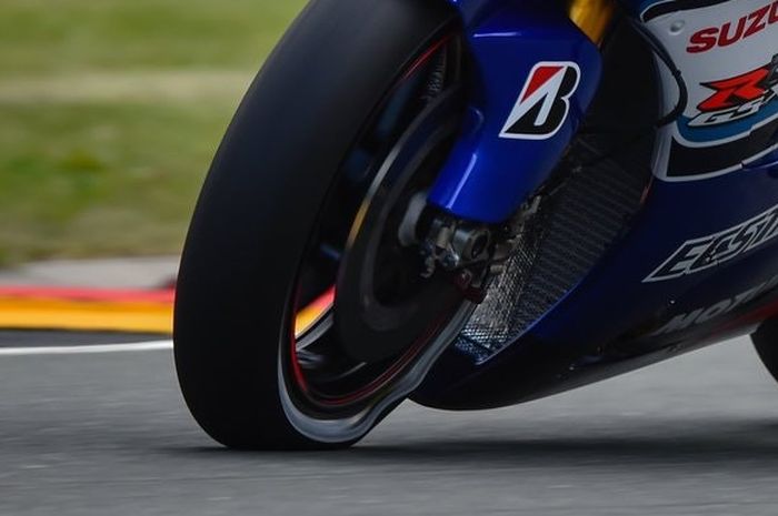 Deformasi pada ban dalam kondisi ekstrim