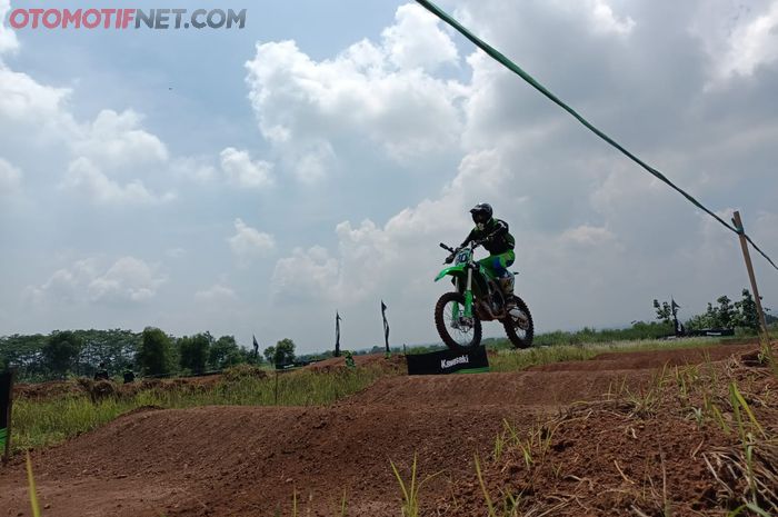 Playground Offroad Get Out and Play menyuguhkan track offroad yang cocok untuk beginner 