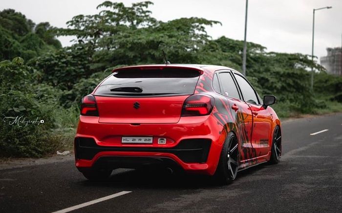 Tampilan belakang modifikasi Suzuki Baleno bergaya sporty