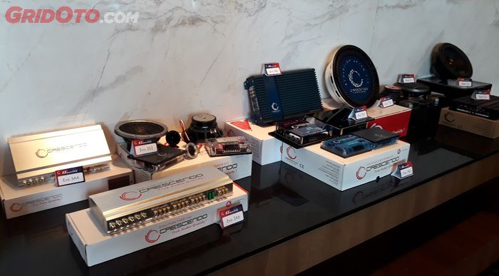 Speaker, subwoofer dan amplifier Crescendo, produk dari PT Audio Plus Indonesia