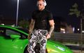 Luncurkan  Tendangan di Hadapan Dustin Poirier, Conor McGregor Koleksi Mobil Mewah