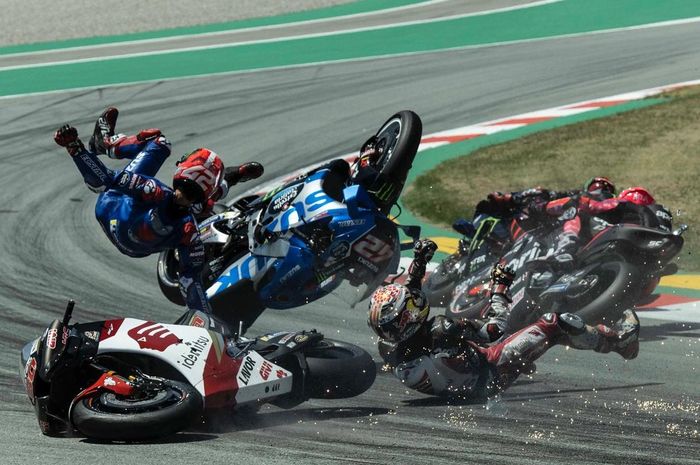 Kaleidoskop MotoGP 2022, Inilah lima crash paling parah, Marc Marquez terbang hingga Takaaki Nakagami sundul Alex Rins dan Francesco Bagnaia
