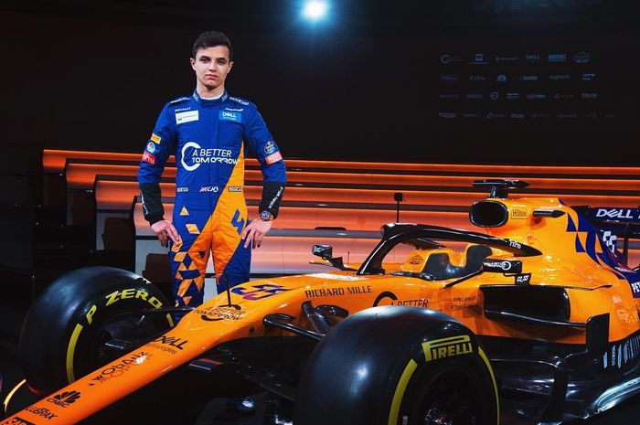 Pembalap McLareen Lando Norris umumkan dirinya positif Covid-19.