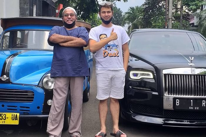 Momen Raffi Ahmad saat hendak menukar Oplet Si Doel dengan Rolls-Royce miliknya.
