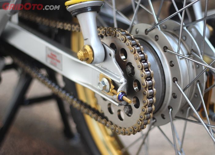 Merawat rantai motor