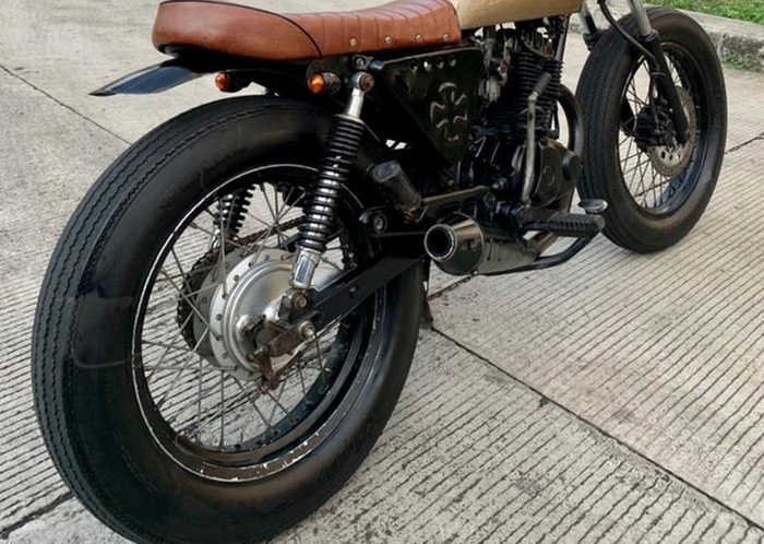 Kaki-kaki Honda Mega Pro pasang pelek gambot ala Japstyle