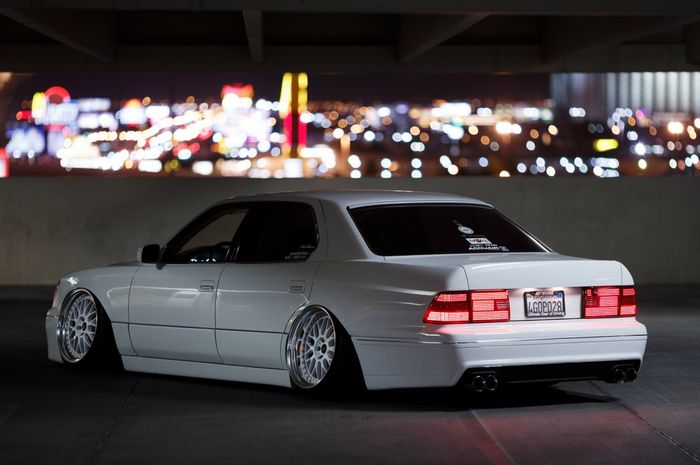 Tampilan ceper modifikasi Lexus LS400