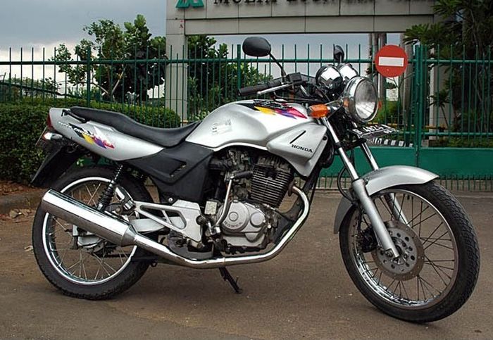 Tiger 2000 facelift yang sudah pakai emblem