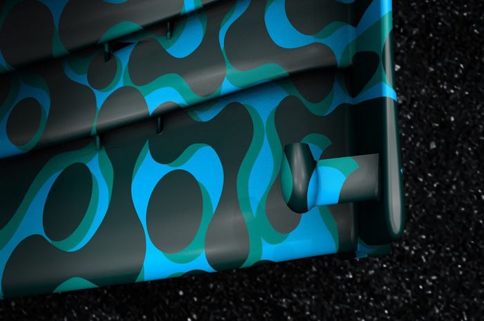 Tim Mercedes kasih unjuk sayap depan mobil F1 2019 dengan livery abstrak