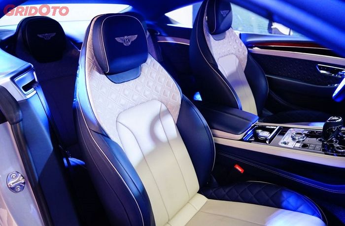 Kursi bagian depan  The New Bentley Continental GT