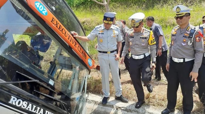 Kecelakaan bus rosalia Indah makan 7 korban