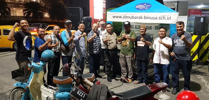 Serunya kumpul bareng mobil dan motor retro di Bintaro