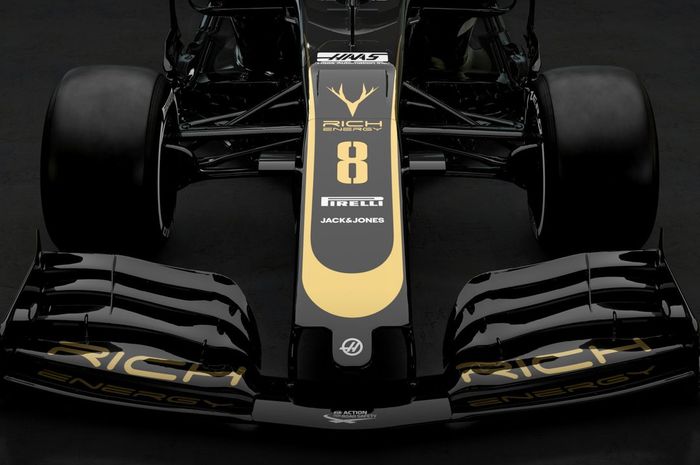 Mobil F1 2019 tim Haas kini berwarna hitam dengan aksen warna emas