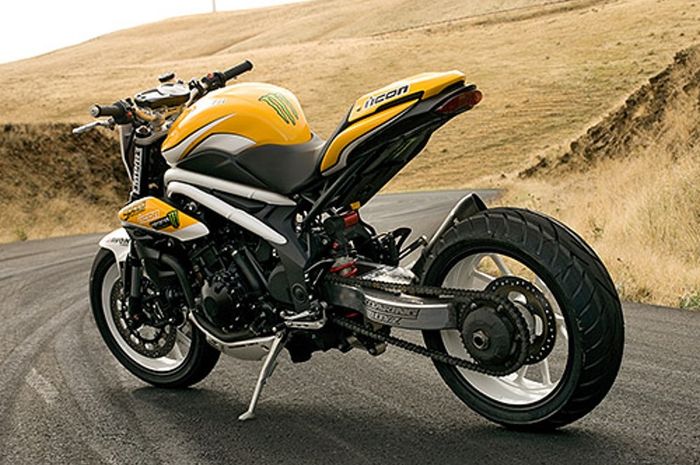Triumph Speed Triple 1050 drift bike besutan Icon 1000