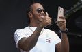 Kejutan Nih! Tifosi Ingin Lewis Hamilton Jadi Pembalap Tim Ferrari